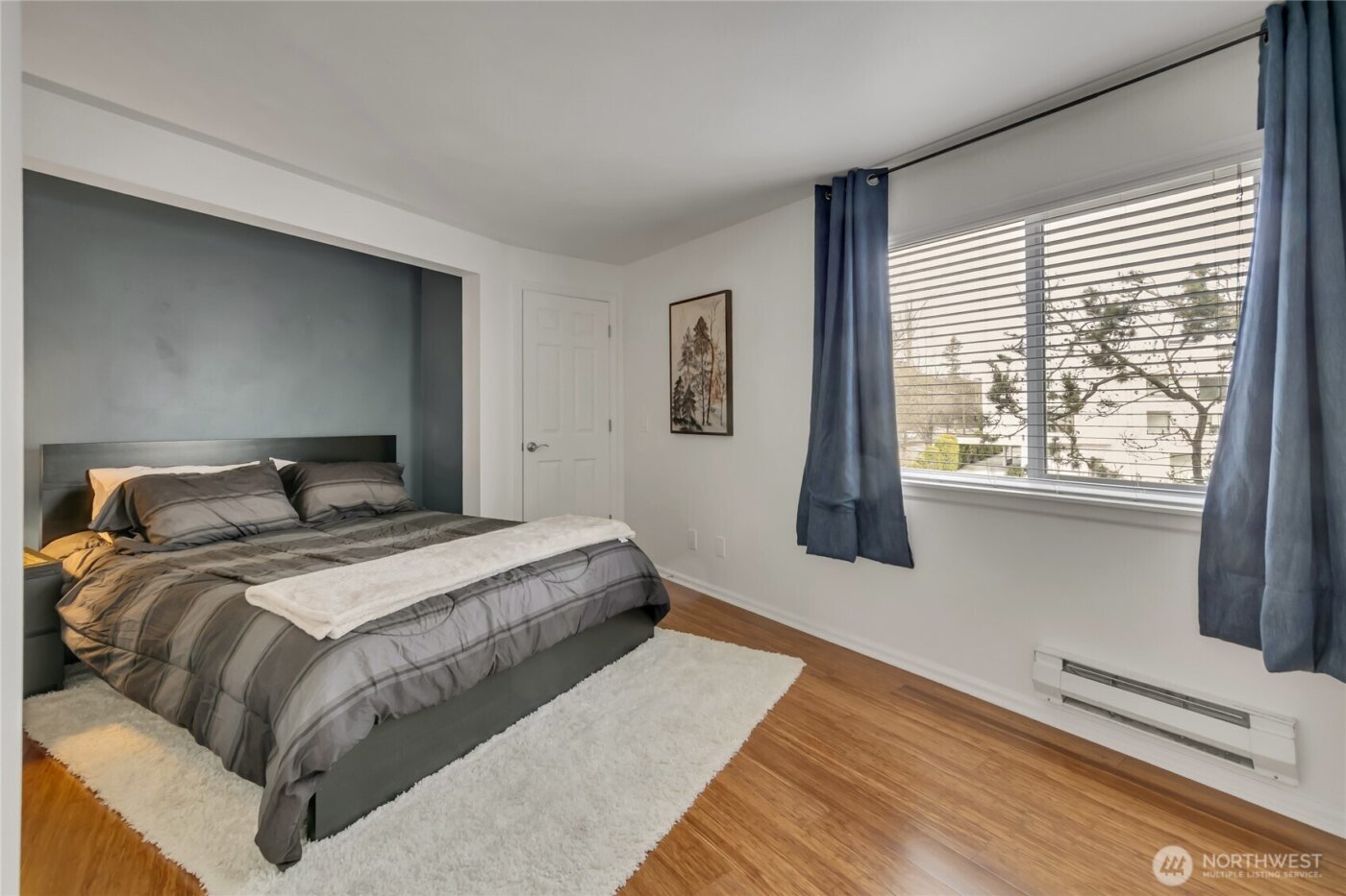 559 McGraw Street #201, Seattle, WA 98109