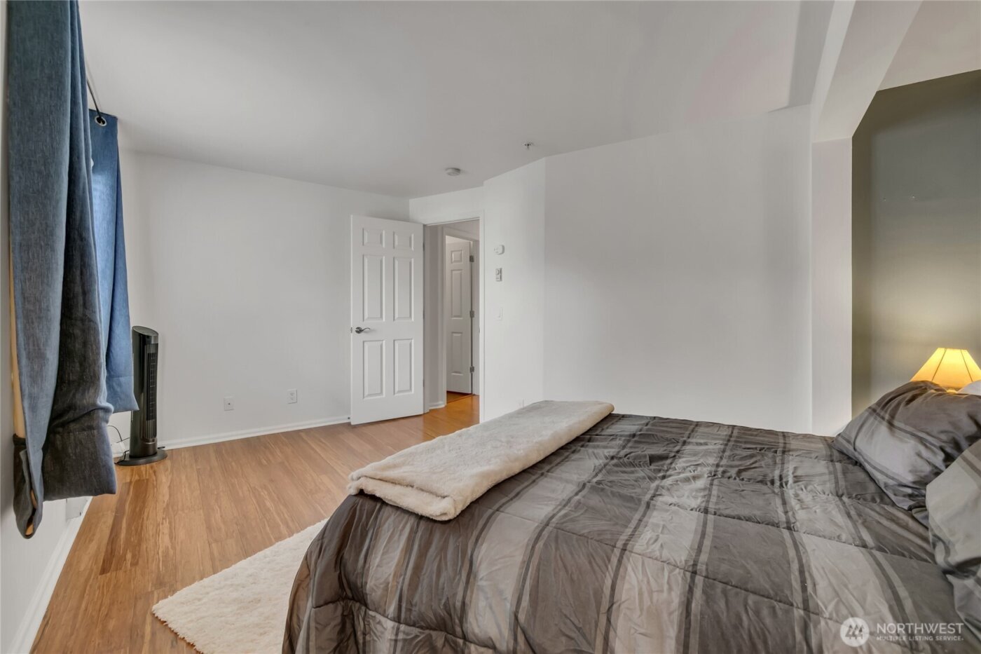 559 McGraw Street #201, Seattle, WA 98109