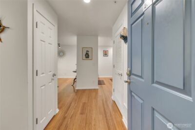 559 McGraw Street #201, Seattle, WA 98109 - Photo 3