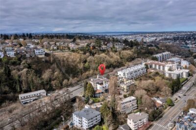 559 McGraw Street #201, Seattle, WA 98109 - Photo 32