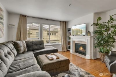 559 McGraw Street #201, Seattle, WA 98109 - Photo 7