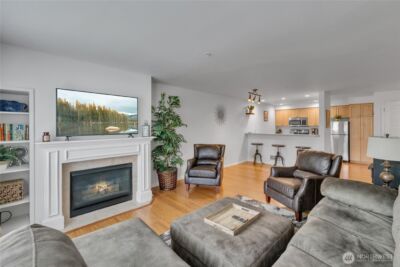 559 McGraw Street #201, Seattle, WA 98109 - Photo 8