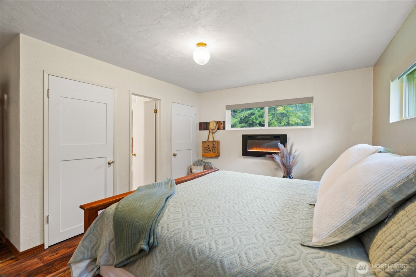 245 Joe Rocky Road , Raymond, WA 98577