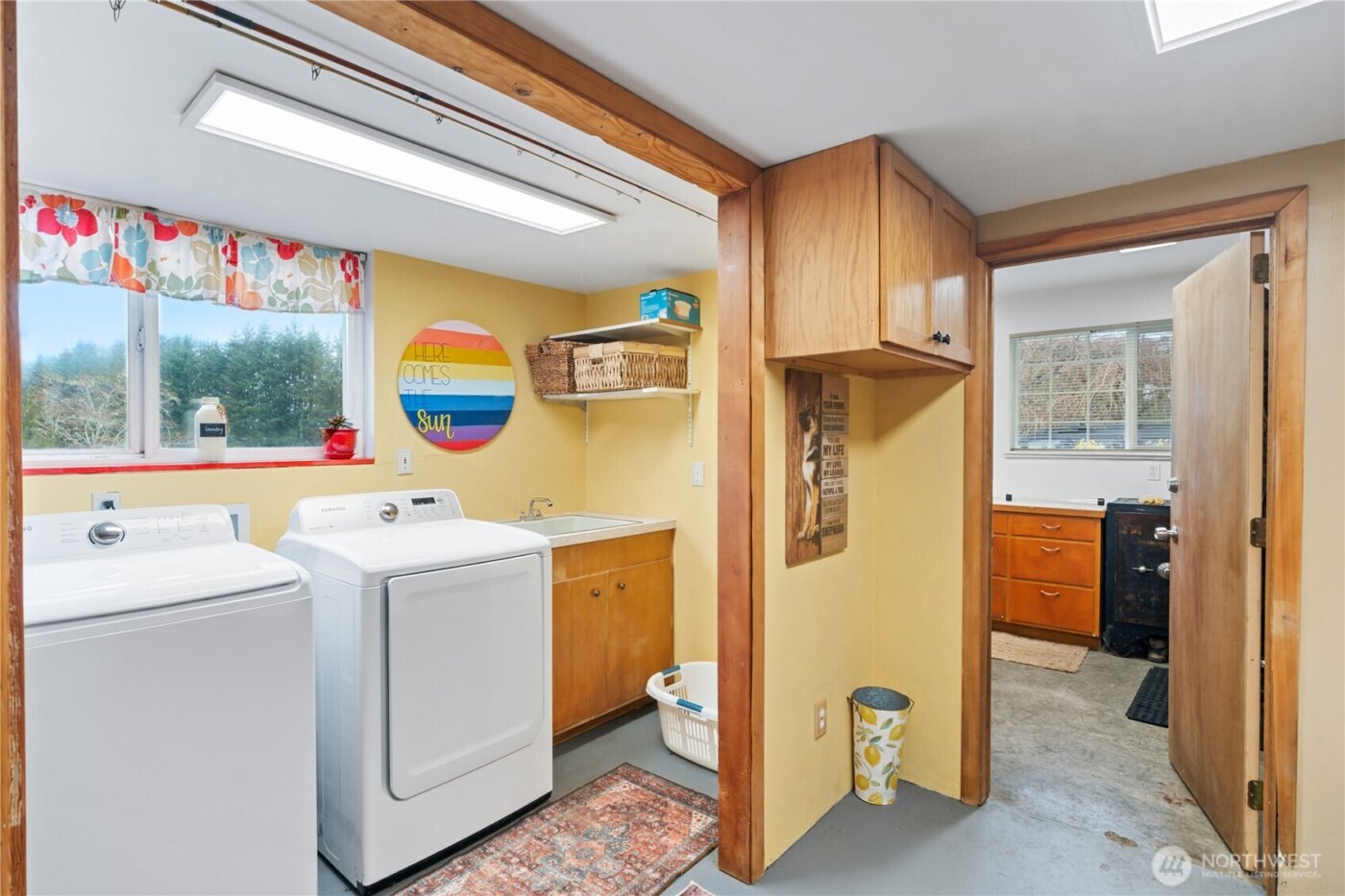 245 Joe Rocky Road , Raymond, WA 98577