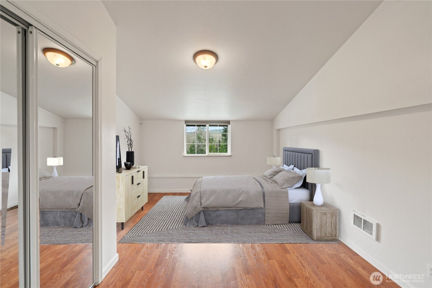 245 Joe Rocky Road , Raymond, WA 98577