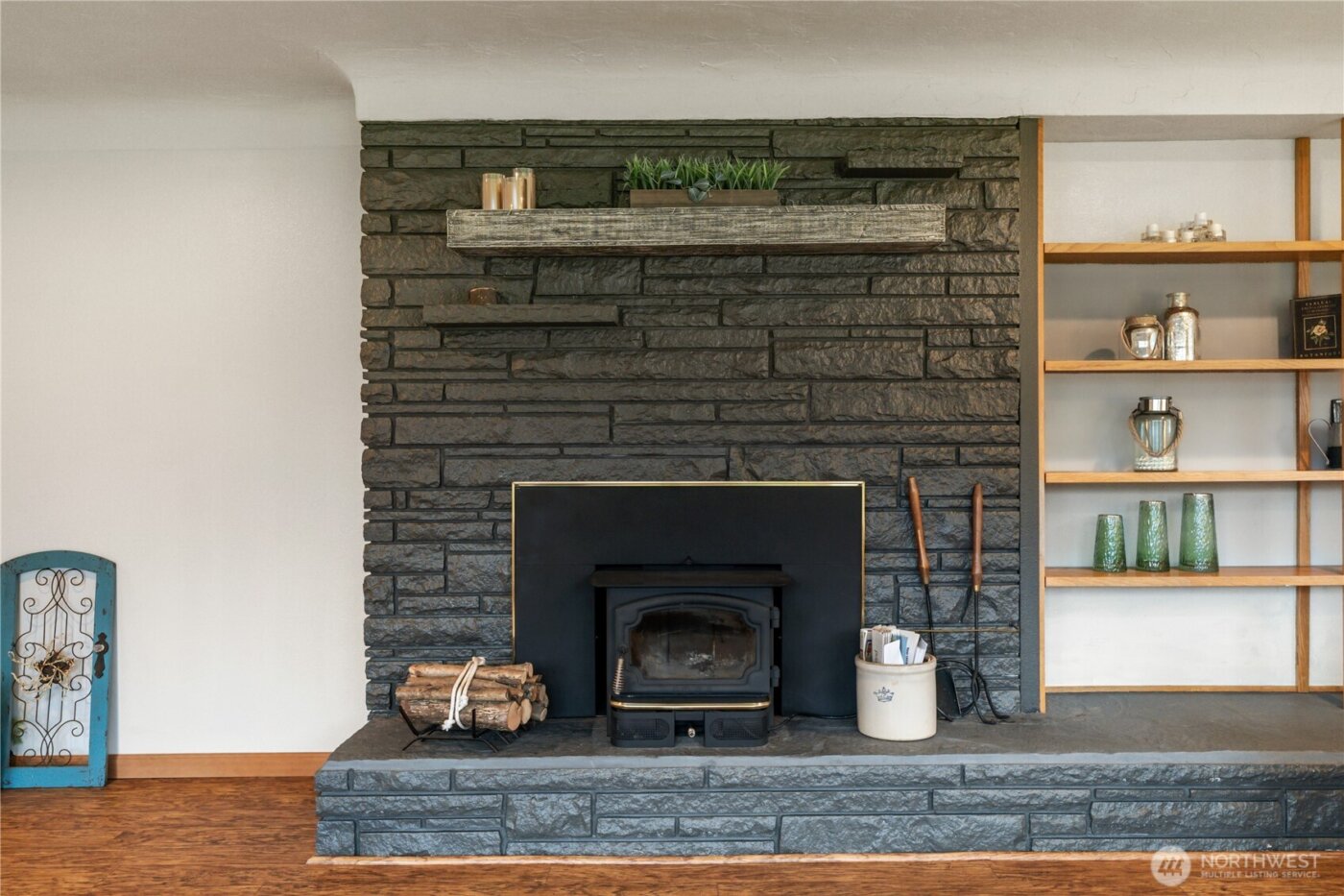 245 Joe Rocky Road , Raymond, WA 98577