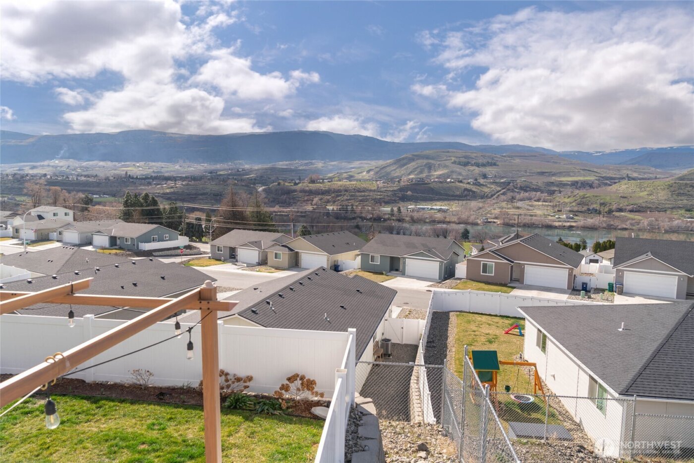 2276 SE Sage Brooke Road , East Wenatchee, WA 98802