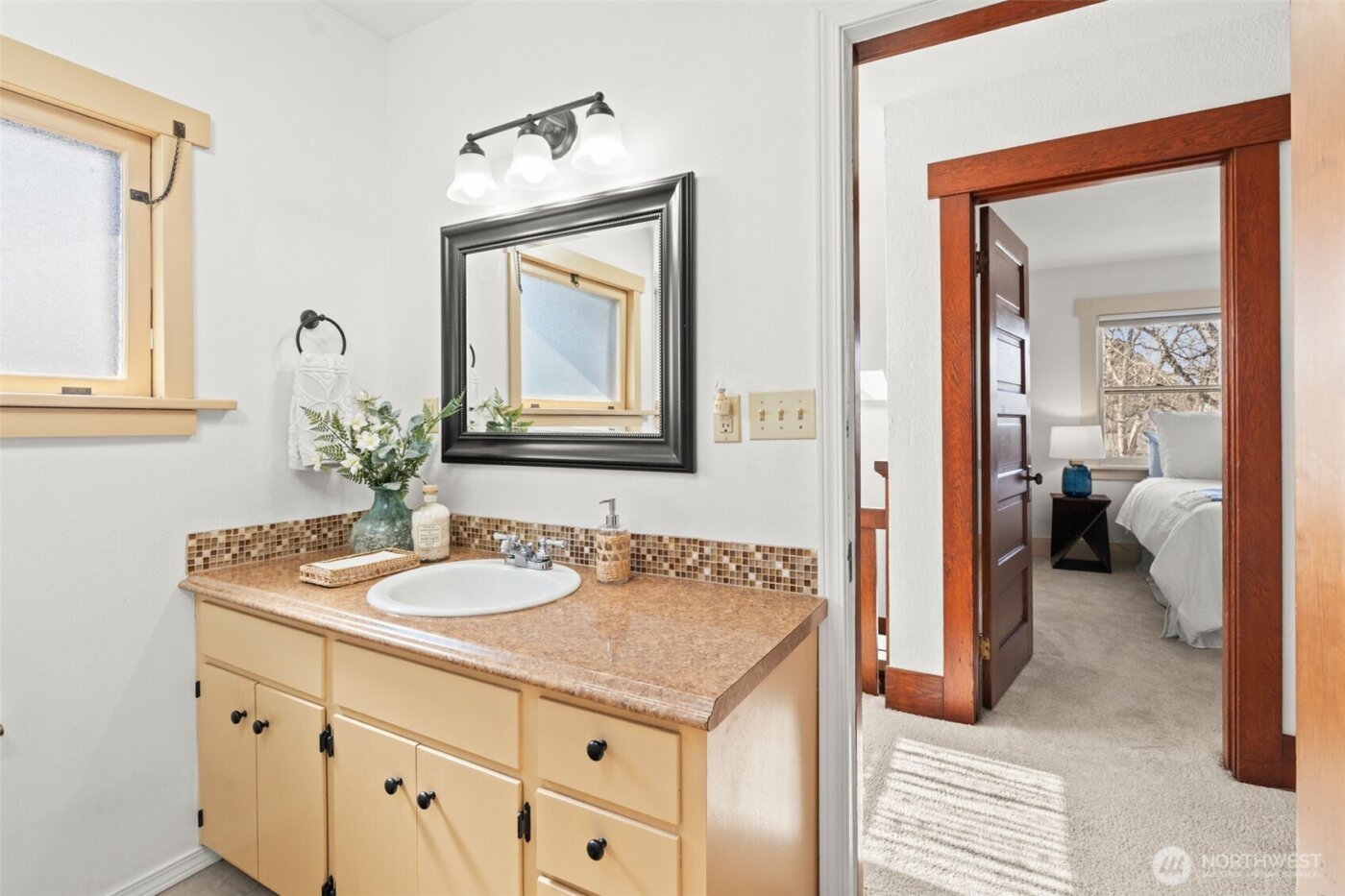 1021 N Anderson Street , Tacoma, WA 98406