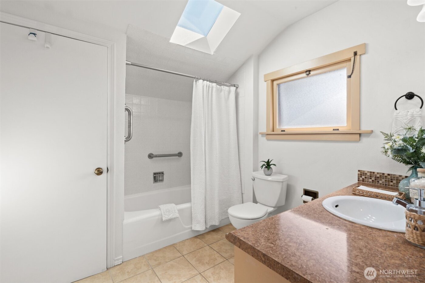 1021 N Anderson Street , Tacoma, WA 98406