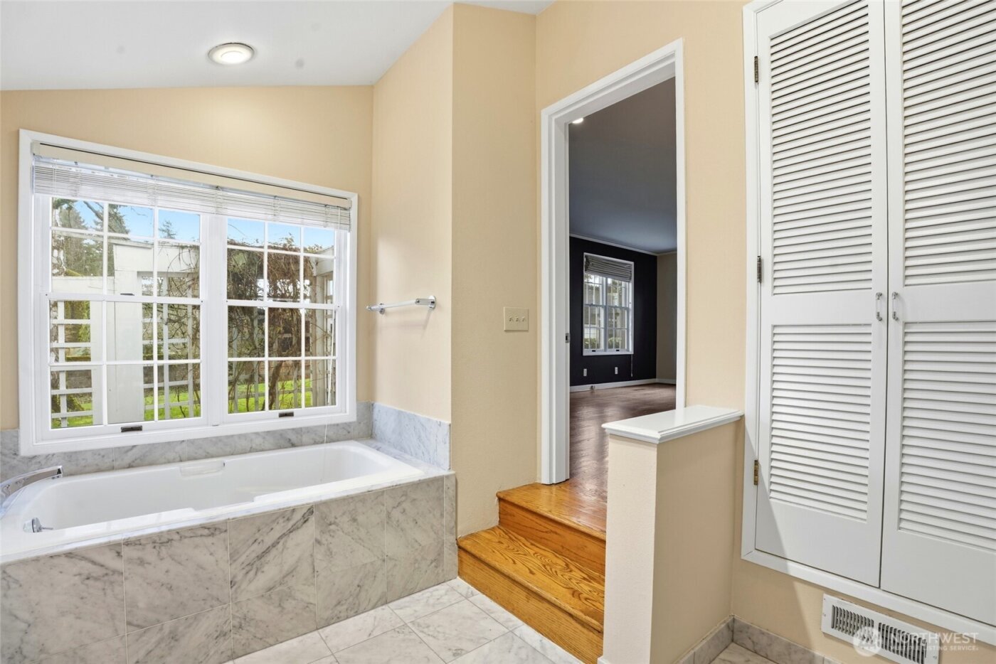 300 S Devine Road , Vancouver, WA 95030