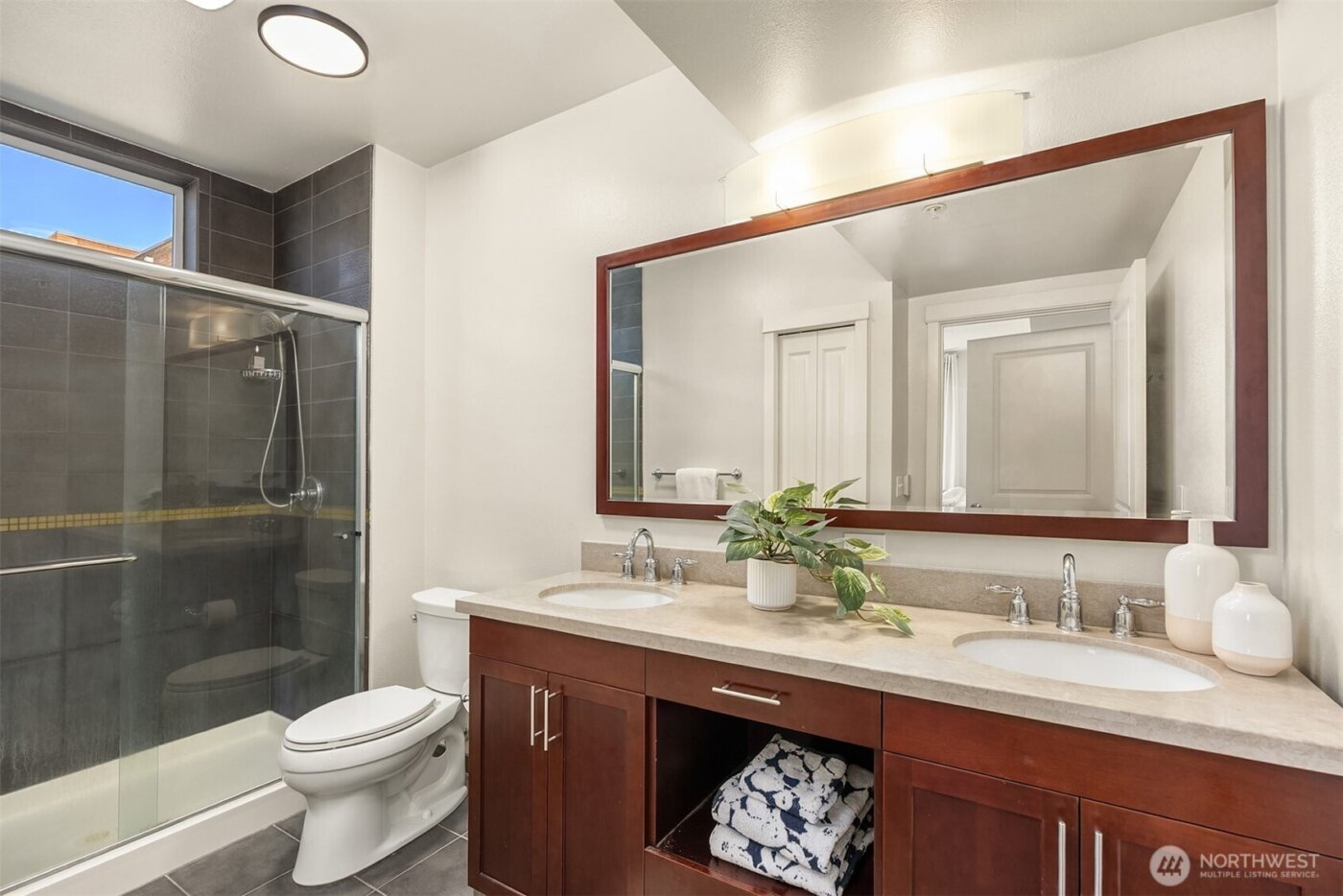 190 Harbor Square Loop NE #C330, Bainbridge Island, WA 98110