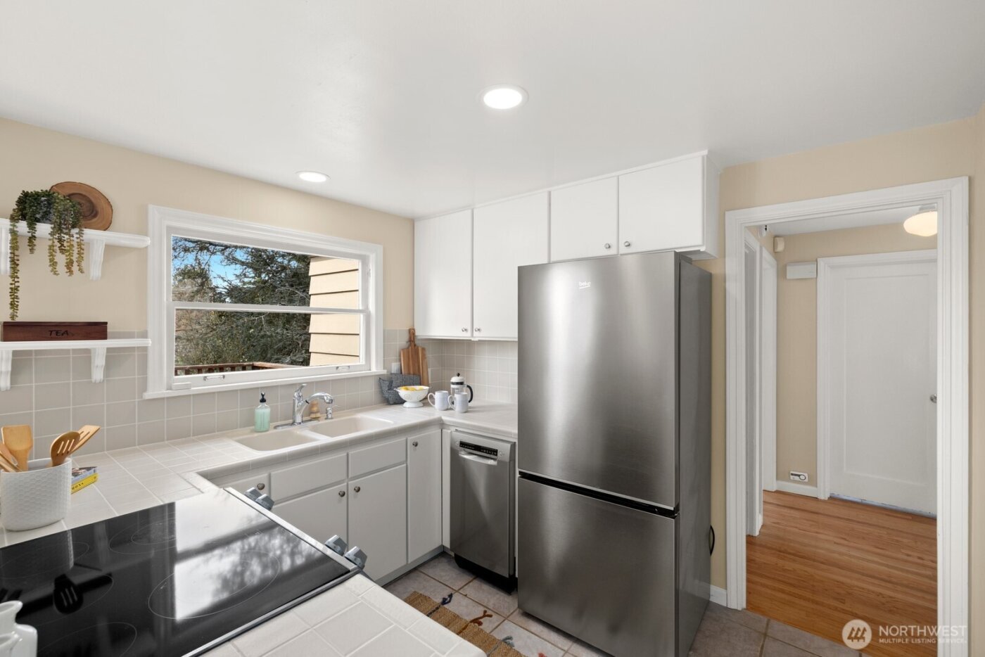 6251 Vassar Avenue NE, Seattle, WA 98115