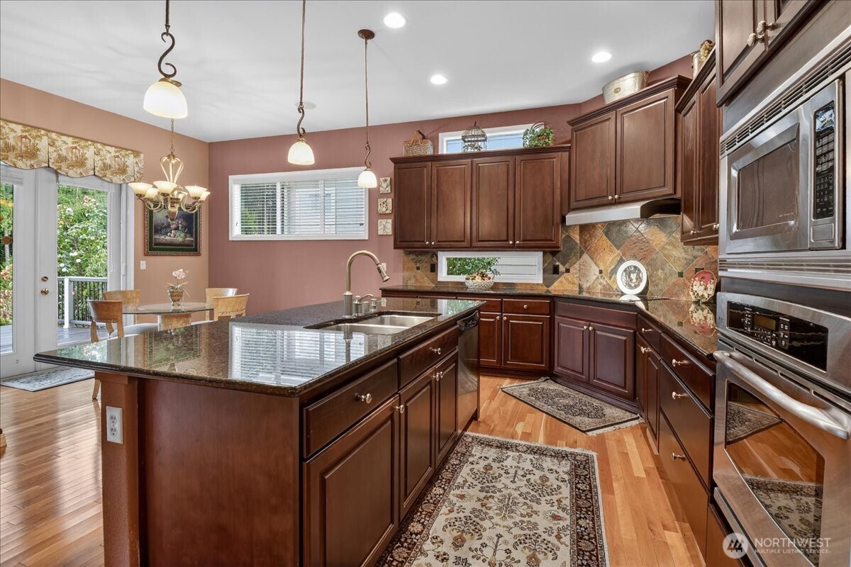 23915 NE Adiar Road , Redmond, WA 98053