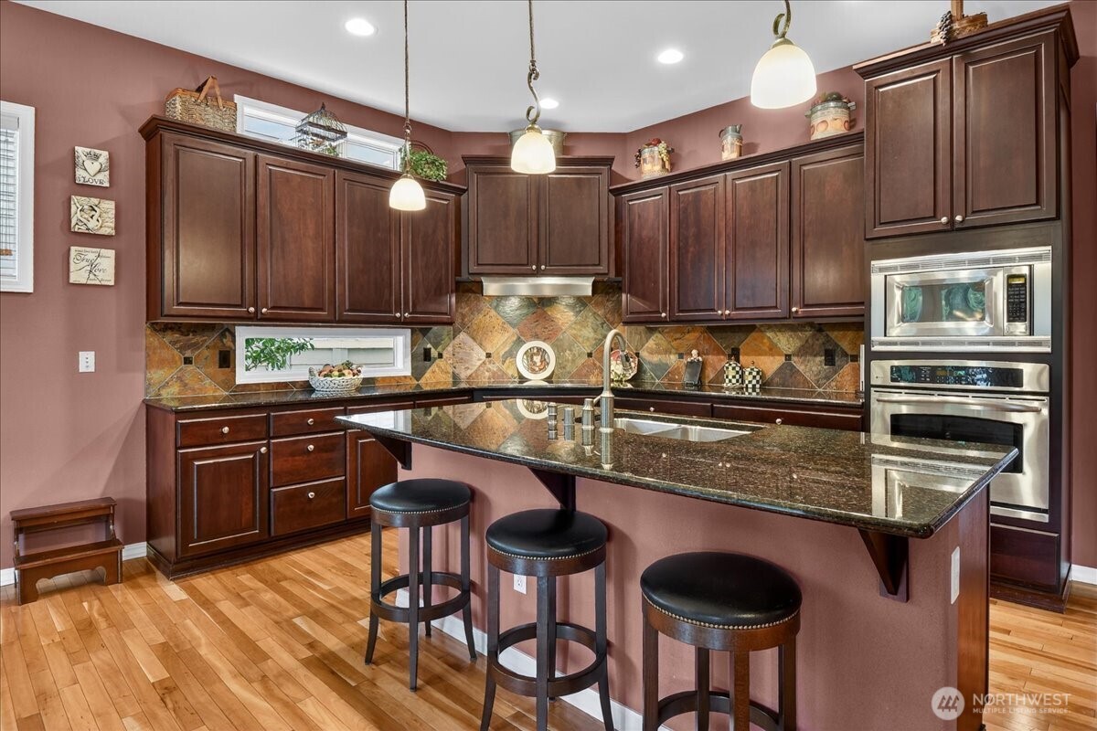 23915 NE Adiar Road , Redmond, WA 98053