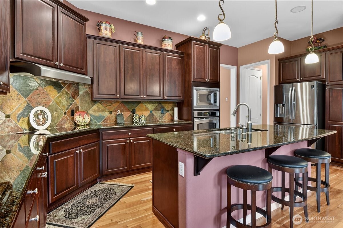 23915 NE Adiar Road , Redmond, WA 98053