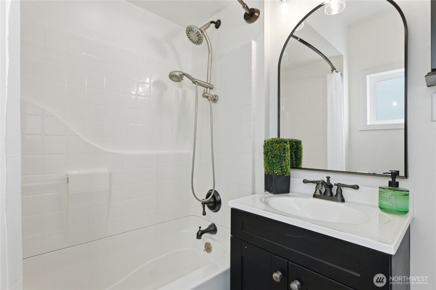 618 S Oakes Street , Tacoma, WA 98405