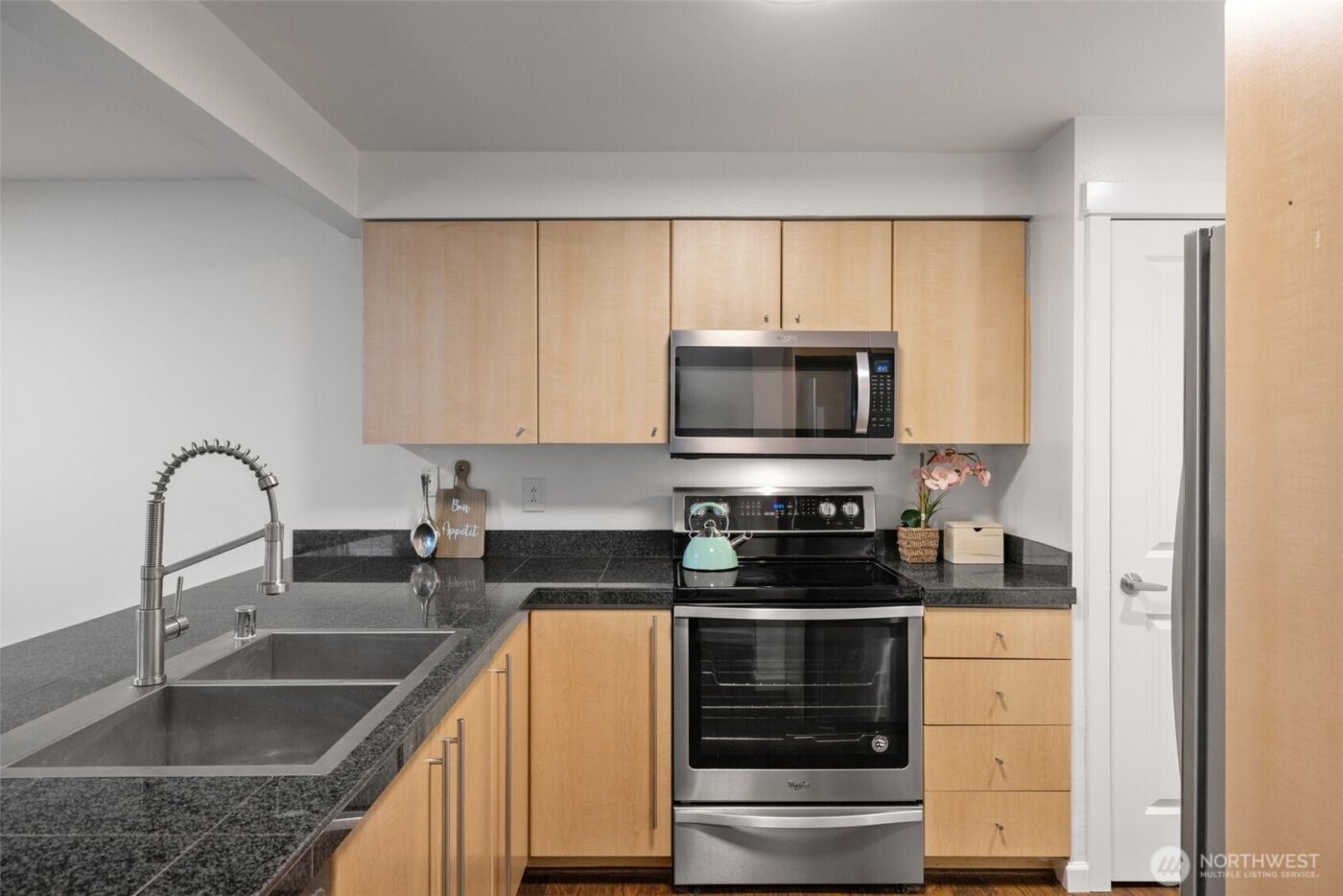 11307 NE 128th Street #G101, Kirkland, WA 98034