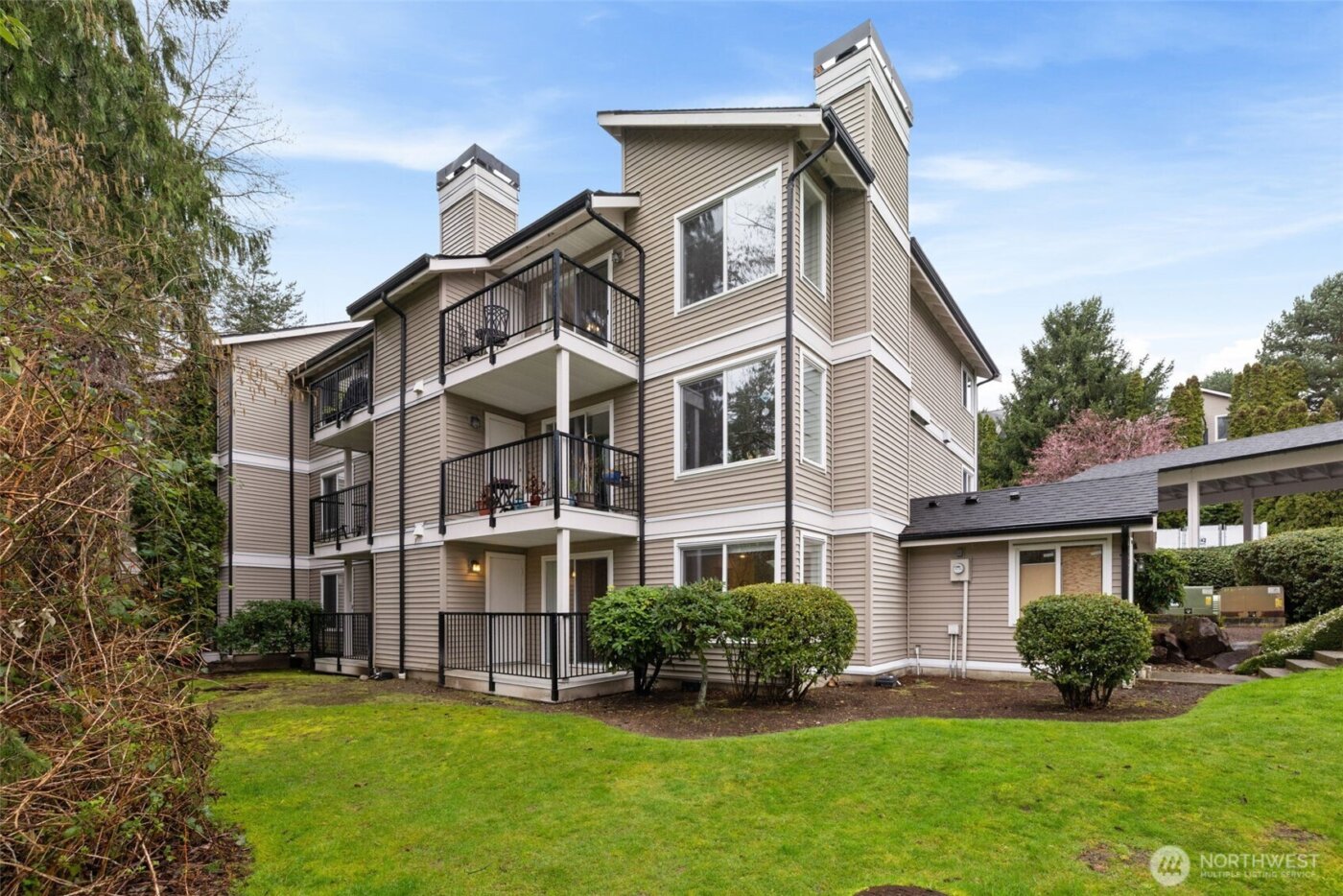 11307 NE 128th Street #G101, Kirkland, WA 98034