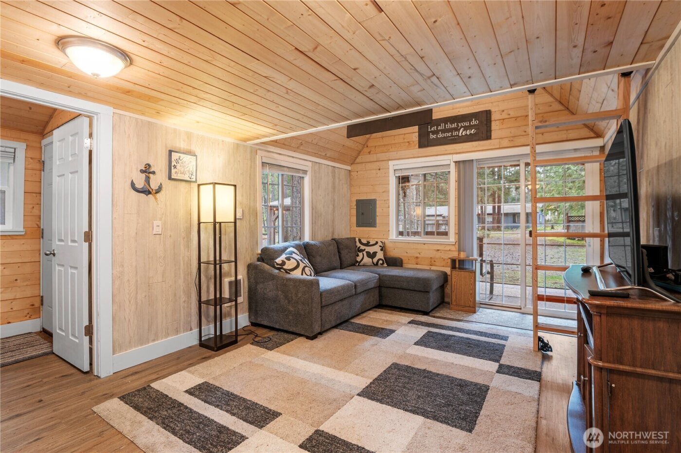 21 N Buckhorn Court , Hoodsport, WA 98548