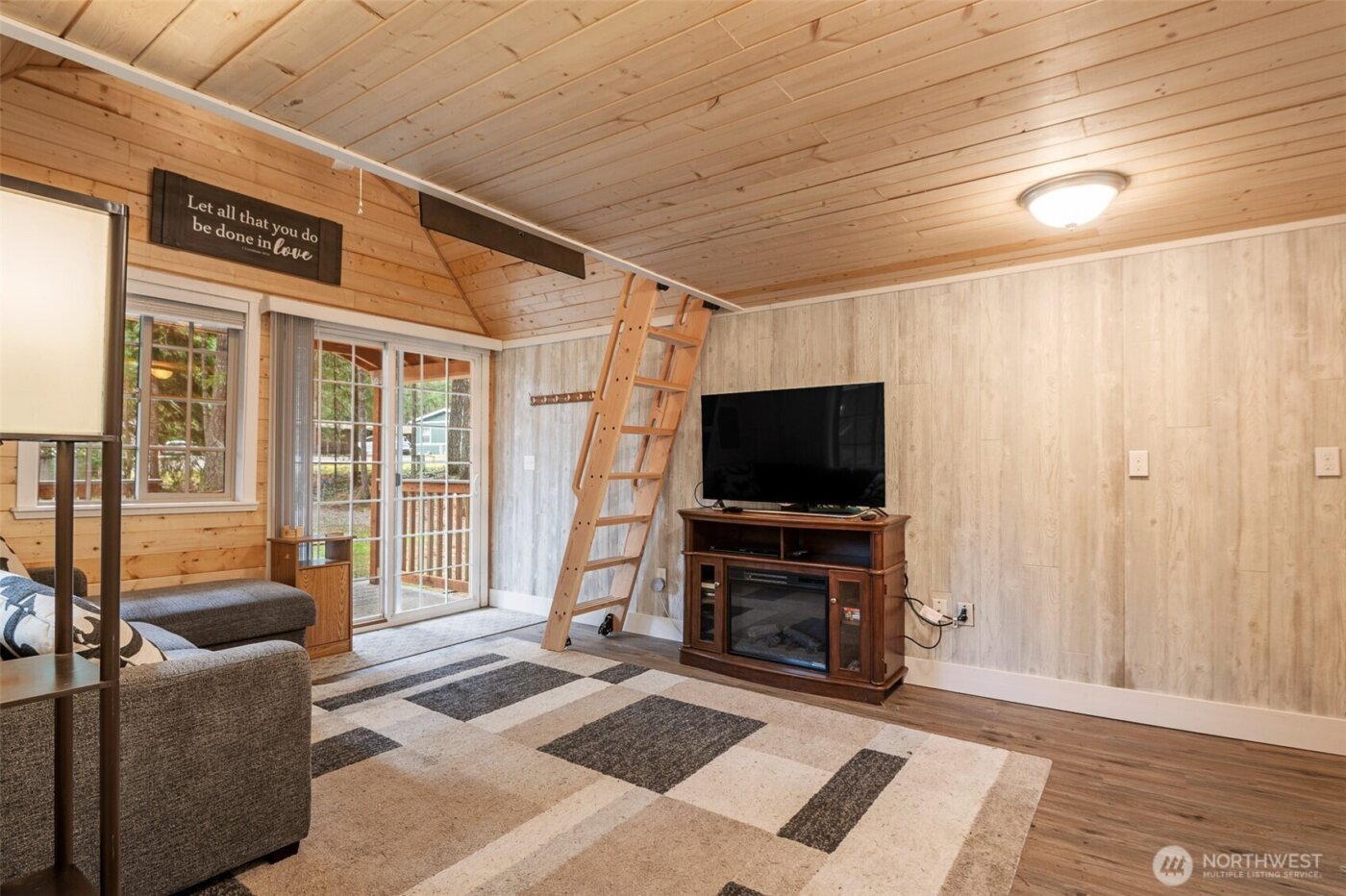 21 N Buckhorn Court , Hoodsport, WA 98548