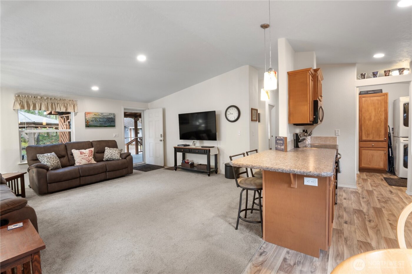 21 N Buckhorn Court , Hoodsport, WA 98548