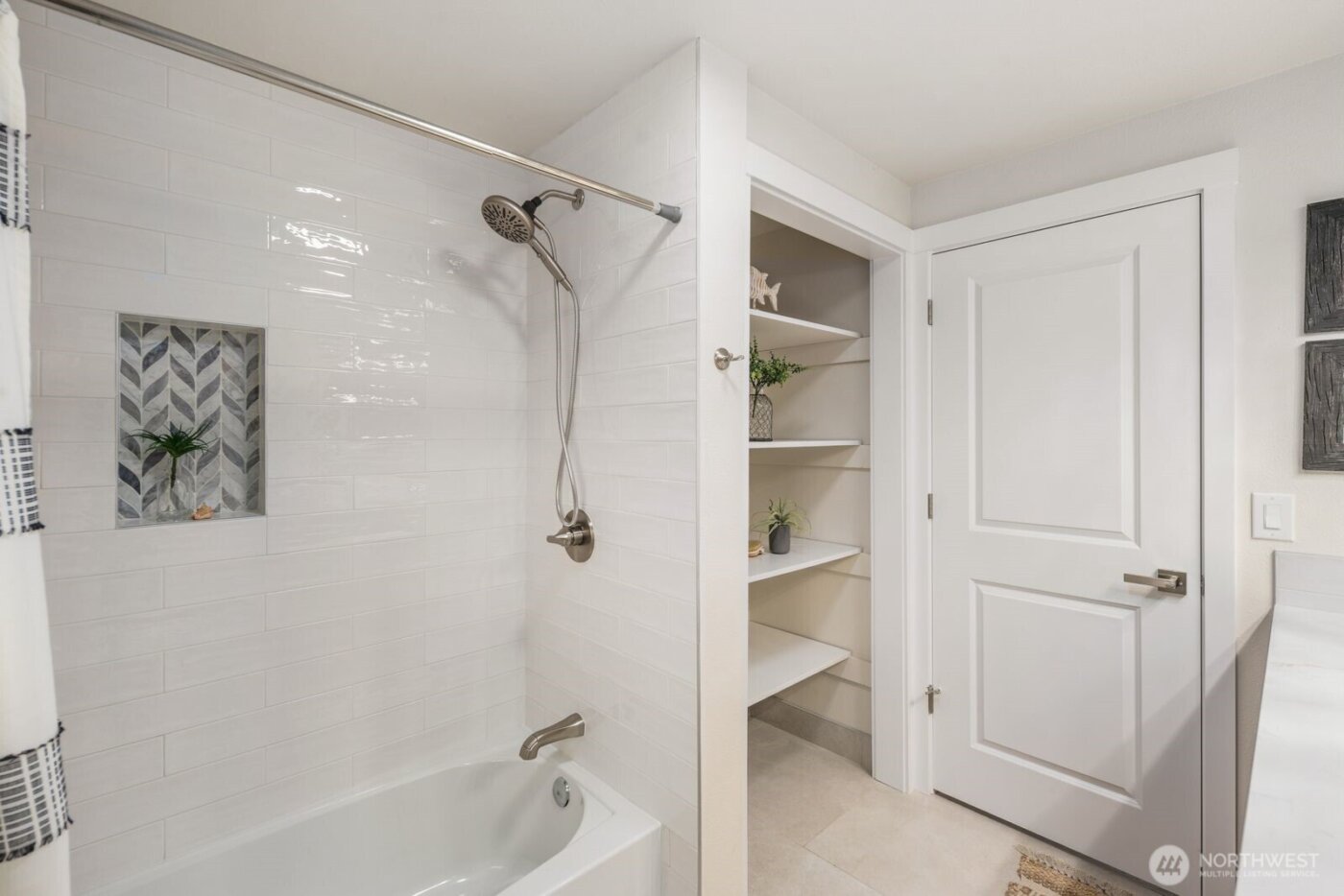 20407 30th Avenue W, Lynnwood, WA 98036