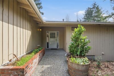 18510 66th Avenue NE, Kenmore, WA 98028 - Photo 2