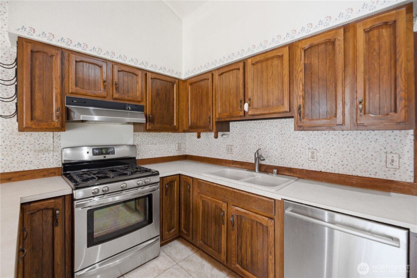 18510 66th Avenue NE, Kenmore, WA 98028