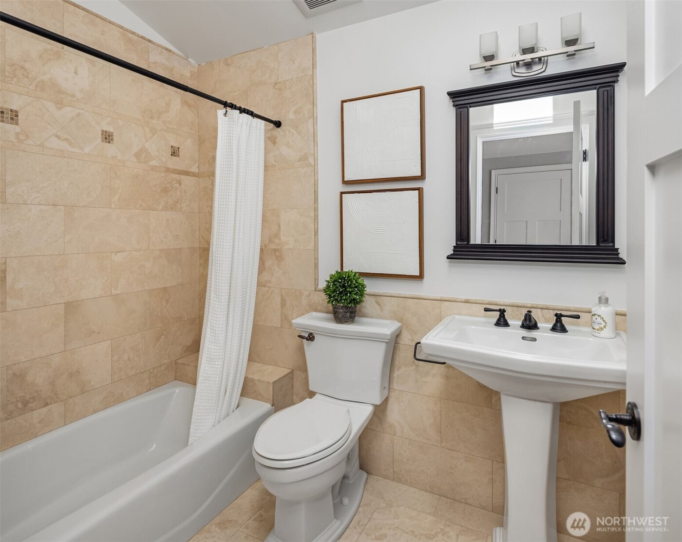 7020 92nd Avenue SE, Mercer Island, WA 98040