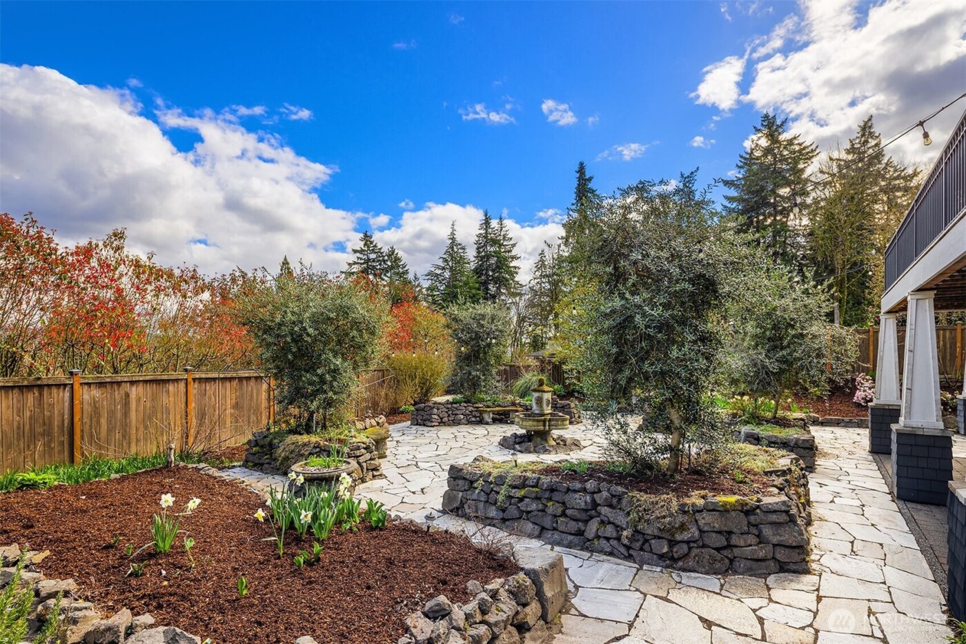 7020 92nd Avenue SE, Mercer Island, WA 98040