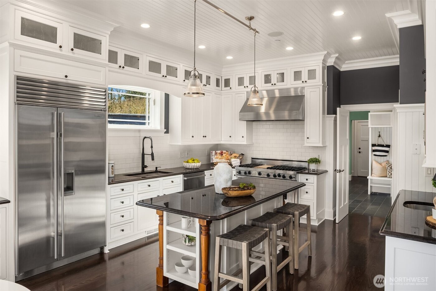 7020 92nd Avenue SE, Mercer Island, WA 98040