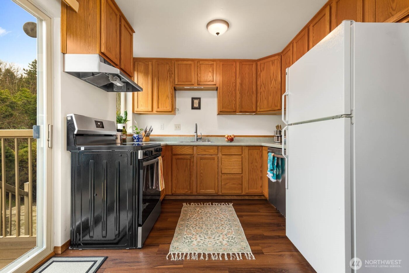 8111 46th Place W #C1, Mukilteo, WA 98275