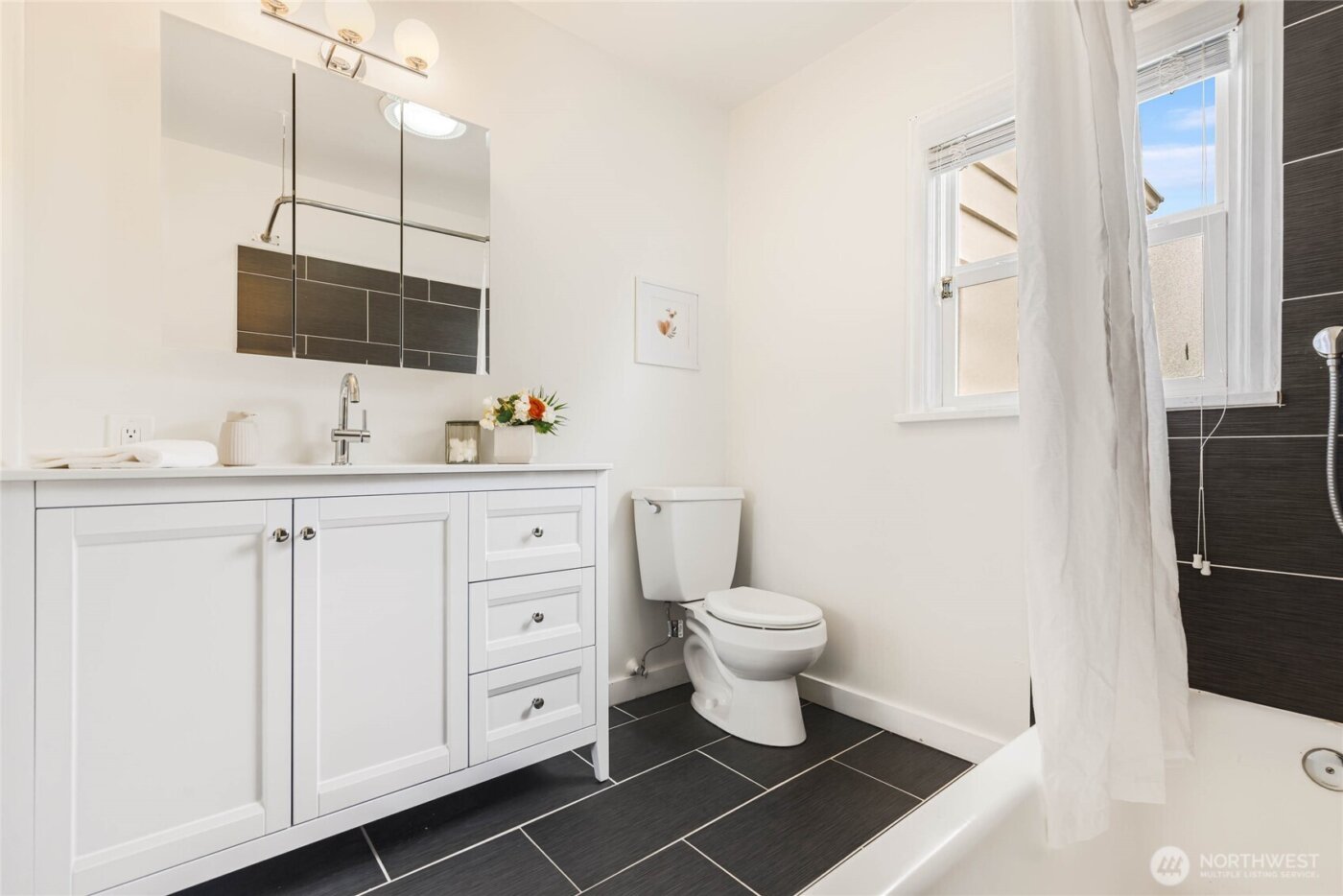 1900 S 104th , Seattle, WA 98168