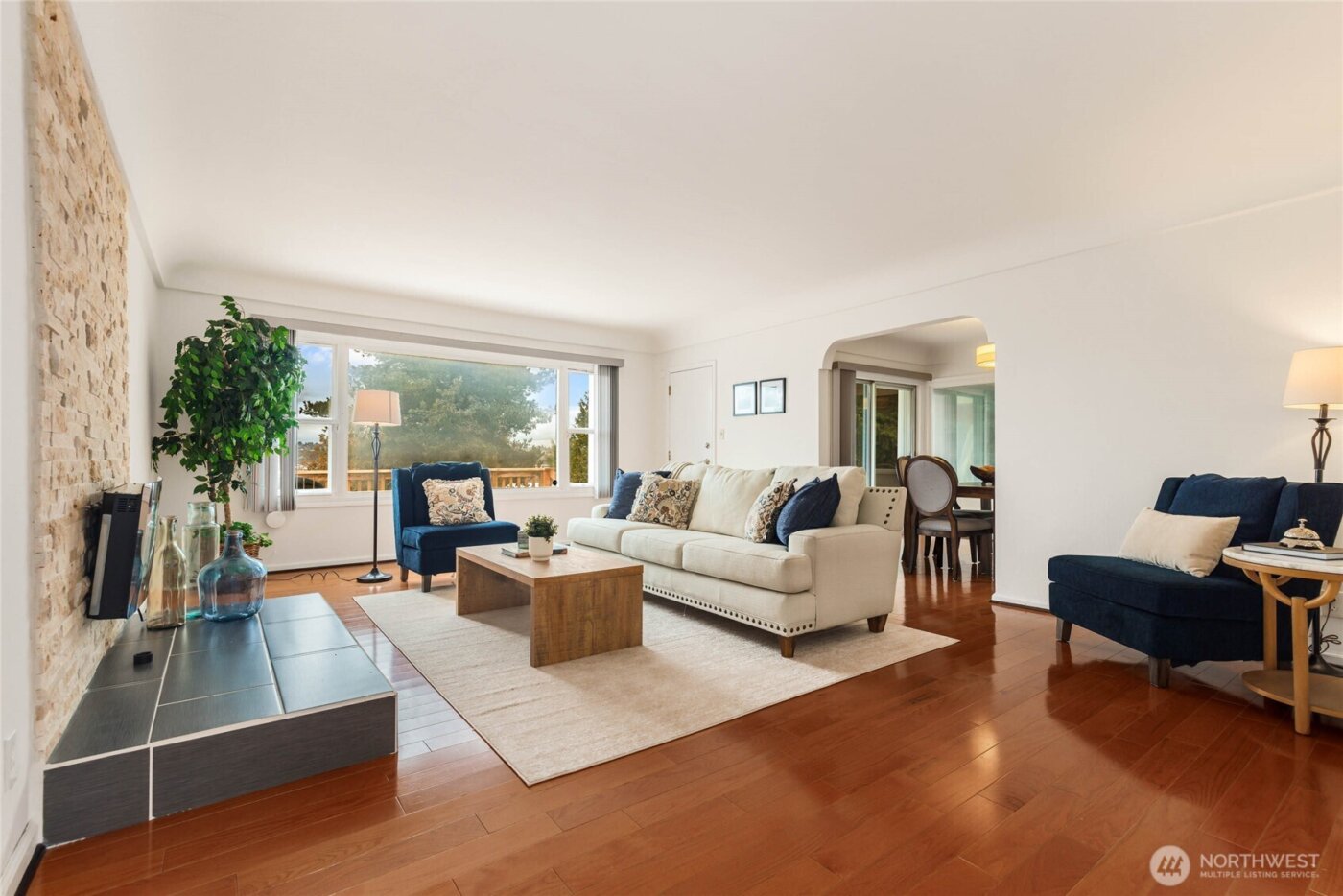 1900 S 104th , Seattle, WA 98168