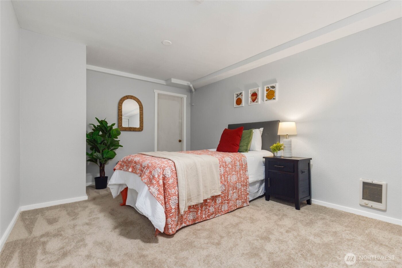 1900 S 104th , Seattle, WA 98168