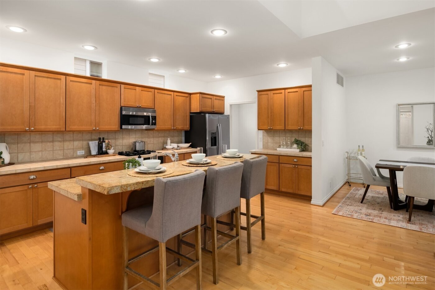 2166 NW Spring Fork Lane , Issaquah, WA 98027