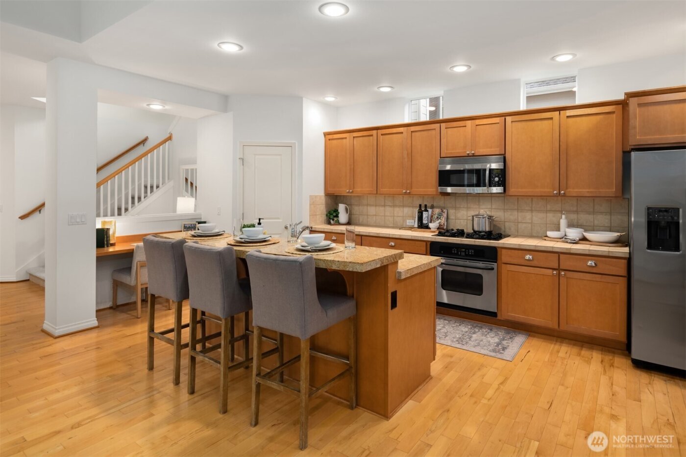 2166 NW Spring Fork Lane , Issaquah, WA 98027