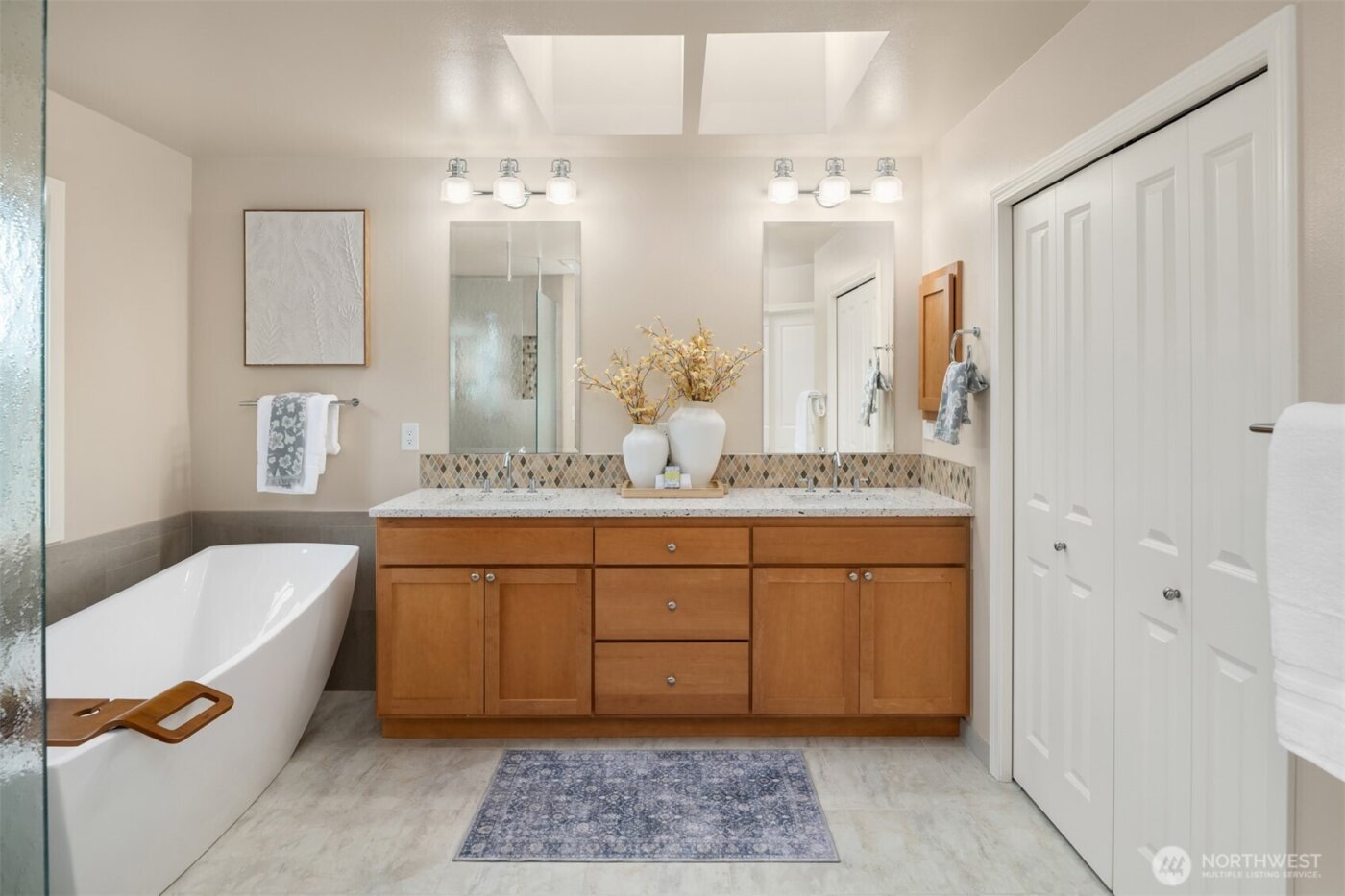 2166 NW Spring Fork Lane , Issaquah, WA 98027