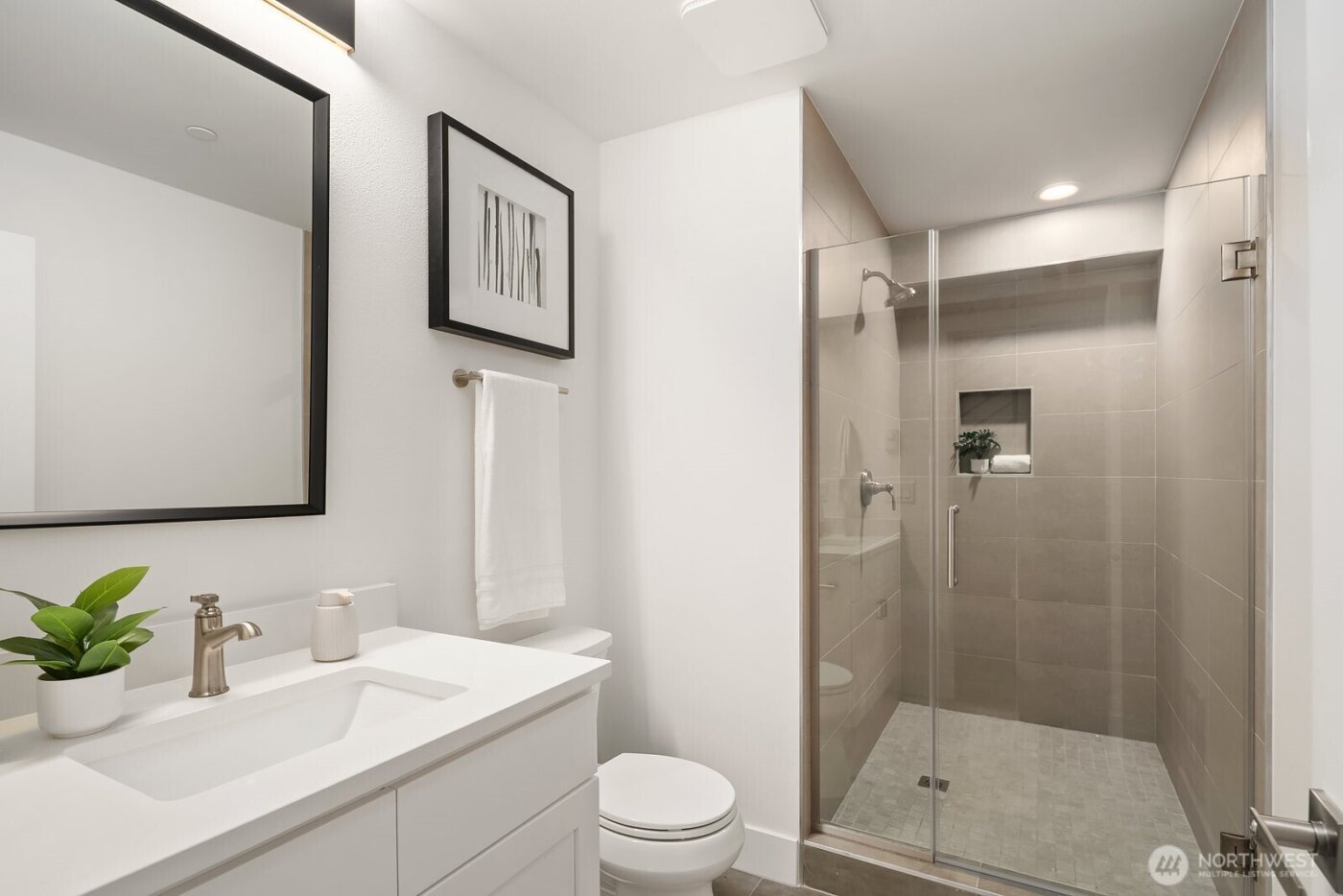 7721 NE 175th Street #103, Kenmore, WA 98028