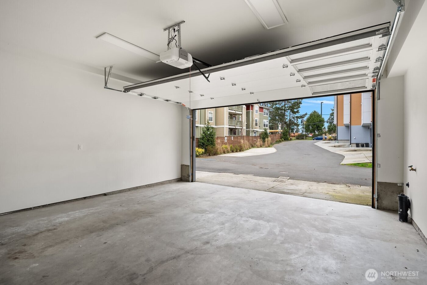 7721 NE 175th Street #103, Kenmore, WA 98028