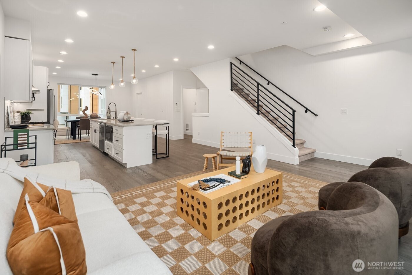 7721 NE 175th Street #103, Kenmore, WA 98028