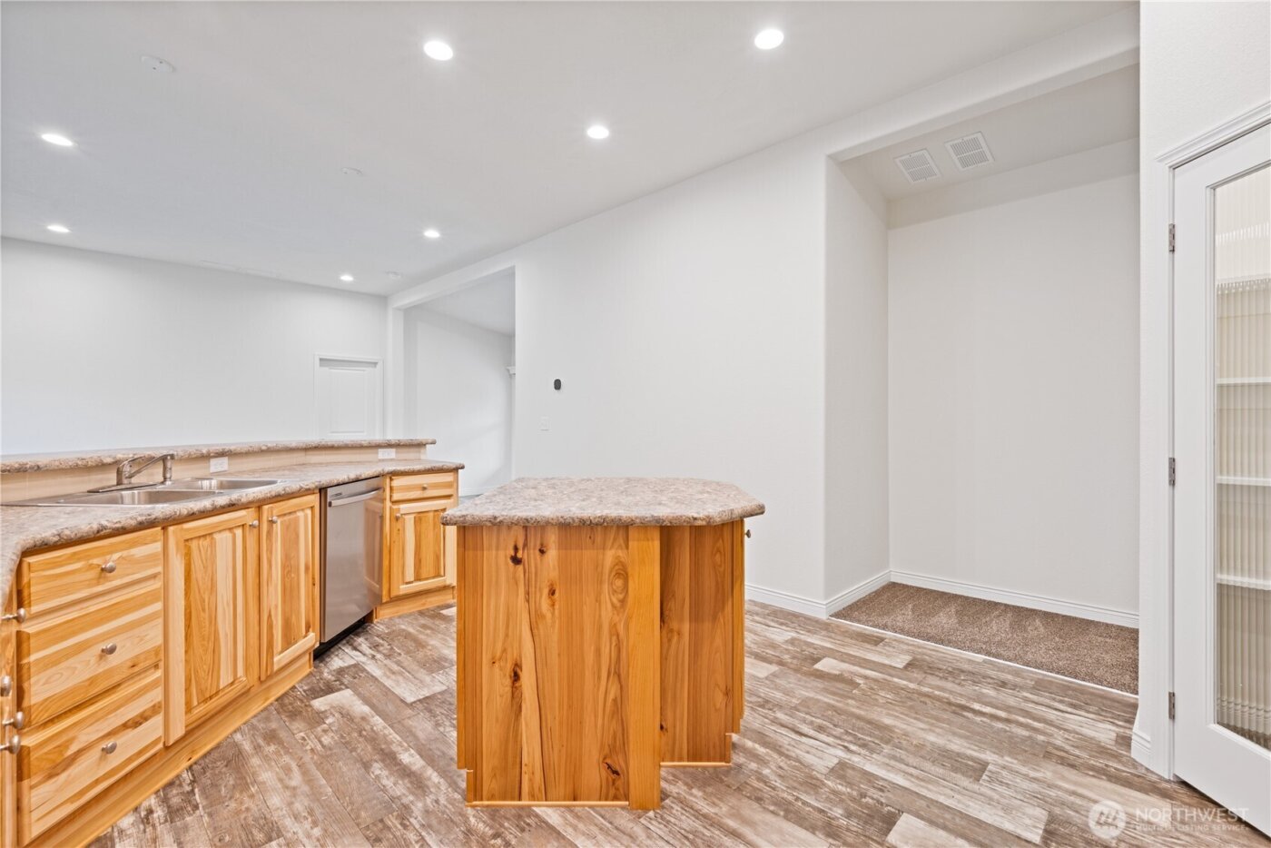 1728 Spirit Lake Highway , Castle Rock, WA 98611