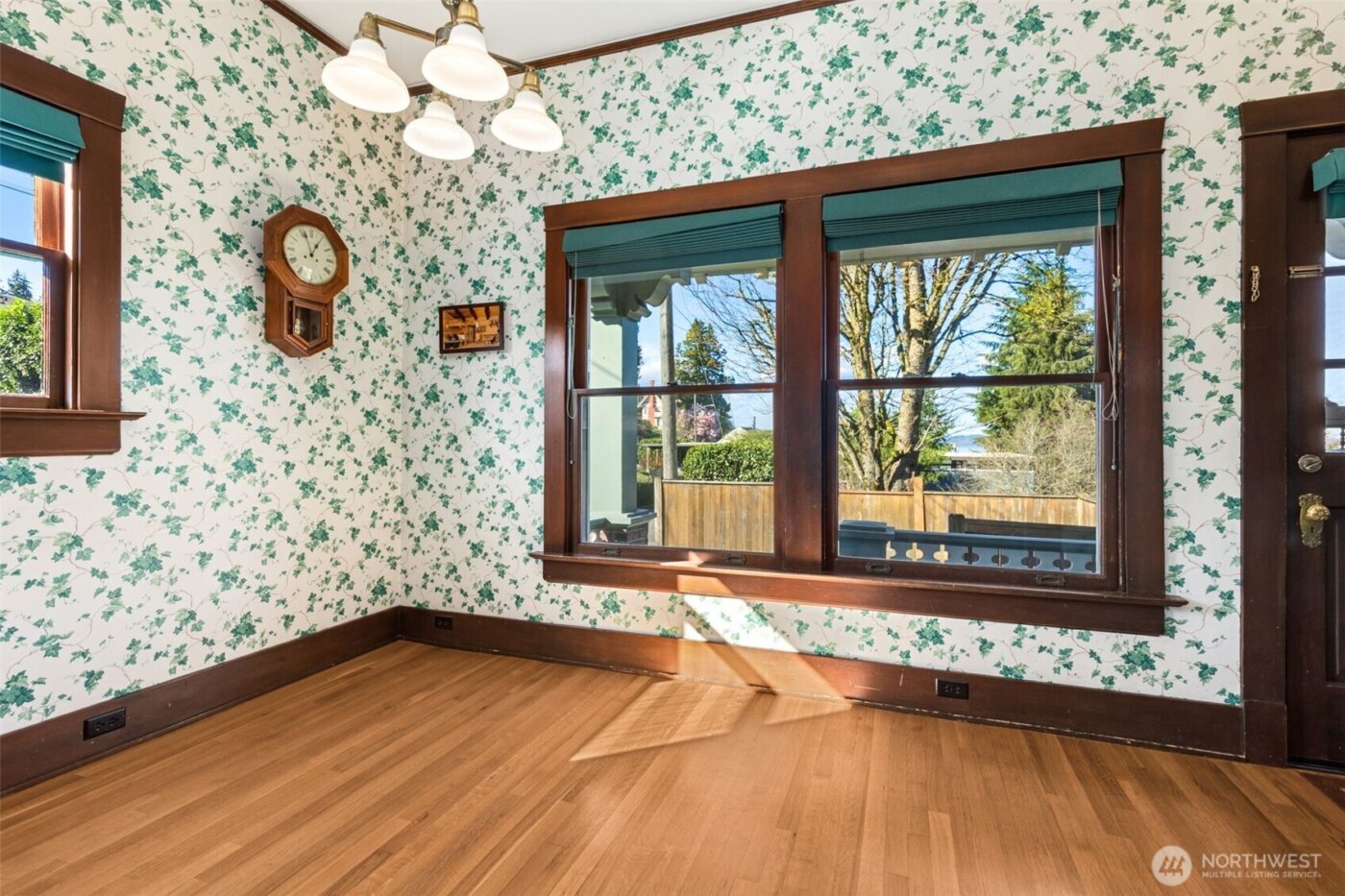 1 East Road , Tacoma, WA 98406