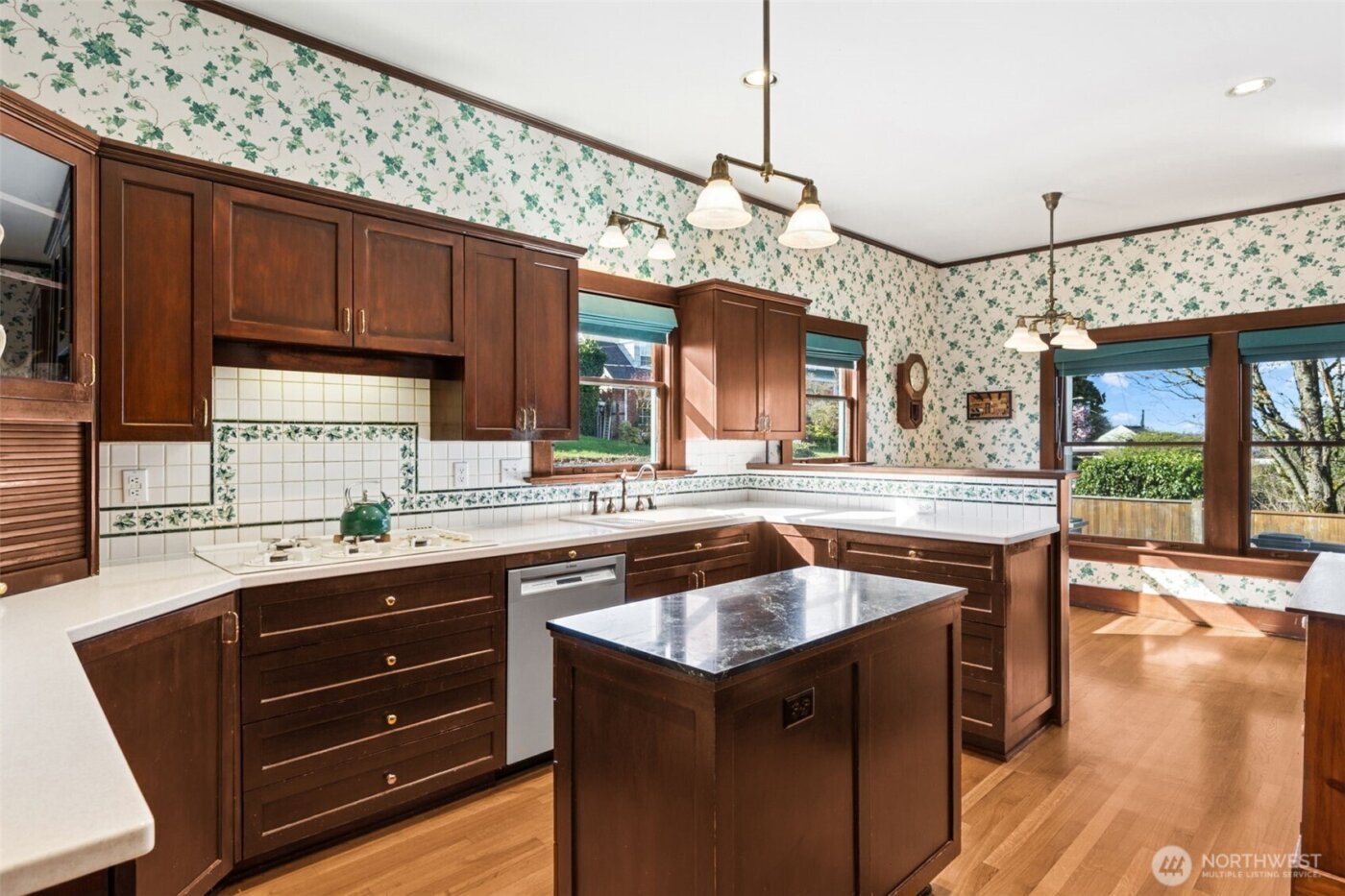 1 East Road , Tacoma, WA 98406