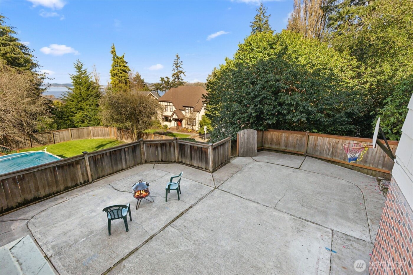 1 East Road , Tacoma, WA 98406