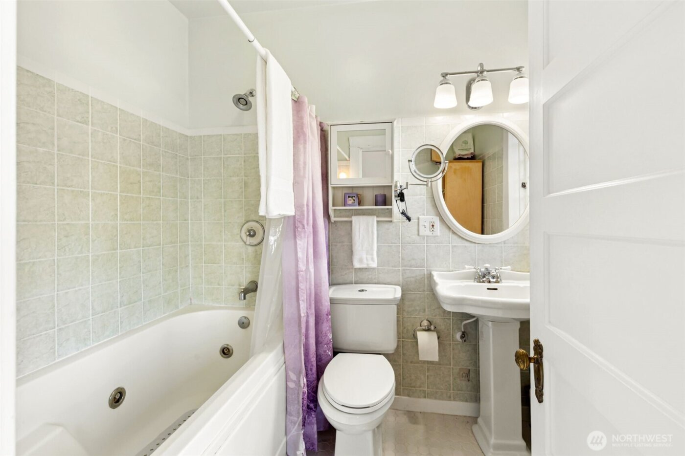 1 East Road , Tacoma, WA 98406