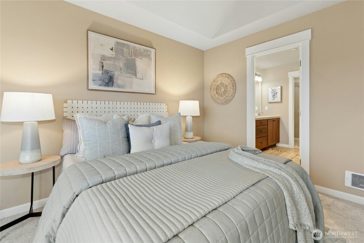 909 4th Avenue NE, Issaquah, WA 98029