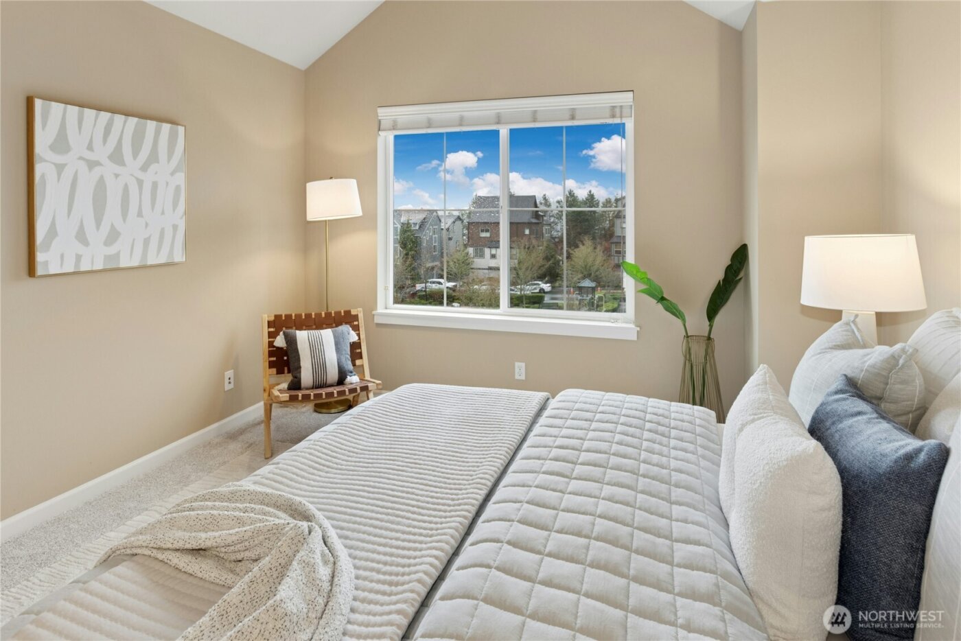 909 4th Avenue NE, Issaquah, WA 98029