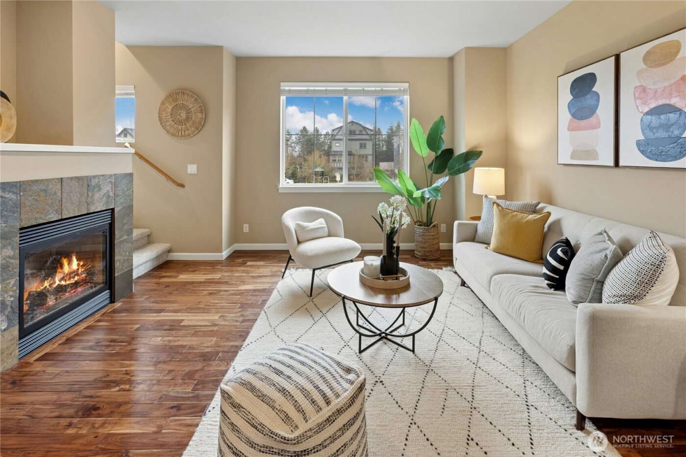 909 4th Avenue NE, Issaquah, WA 98029