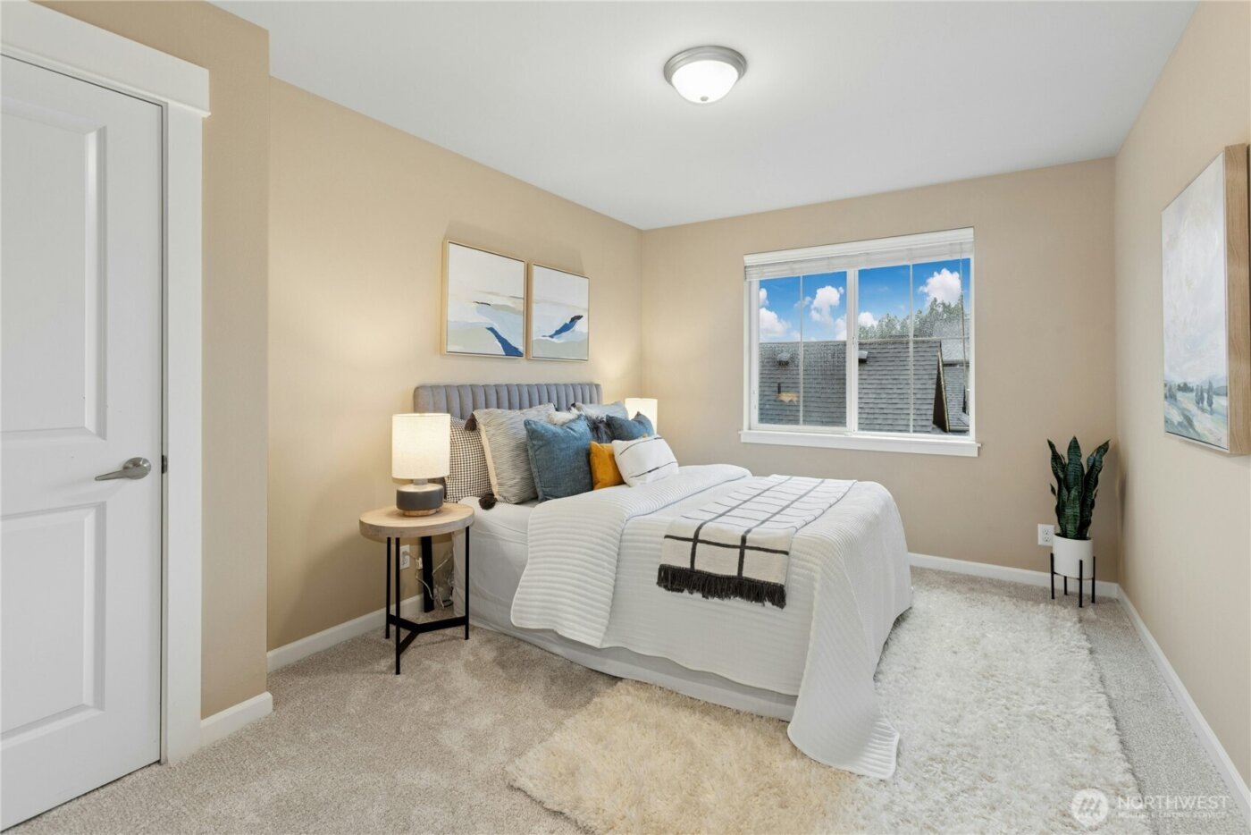 909 4th Avenue NE, Issaquah, WA 98029